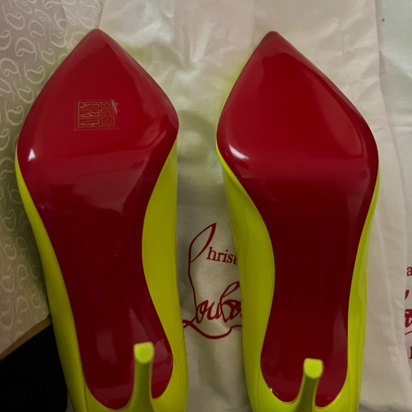 SOLD! CHRISTIAN LOUBOUTIN Kate 100 patent-leather pumps - Picture 5 of 12
